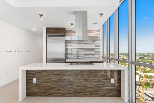 1100 Biscayne Blvd 4307, Miami, FL 33132