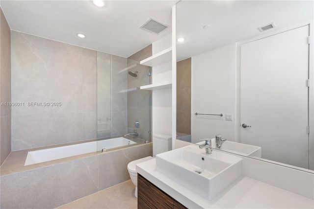 1100 Biscayne Blvd 4307, Miami, FL 33132