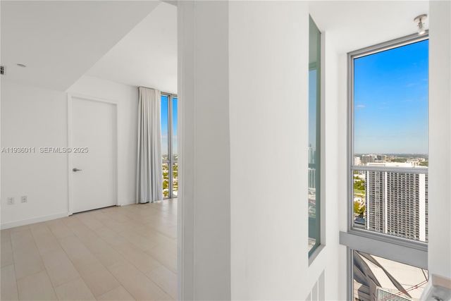 1100 Biscayne Blvd 4307, Miami, FL 33132