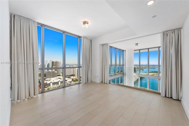 1100 Biscayne Blvd 4307, Miami, FL 33132