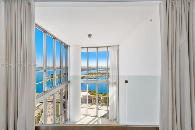 1100 Biscayne Blvd 4307, Miami, FL 33132