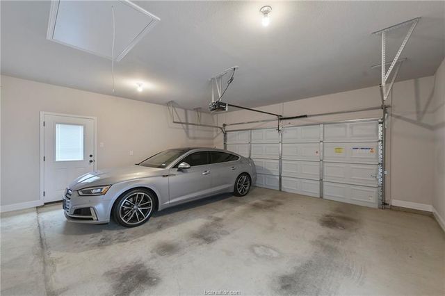 1498 Buena Vista, College Station, TX 77845