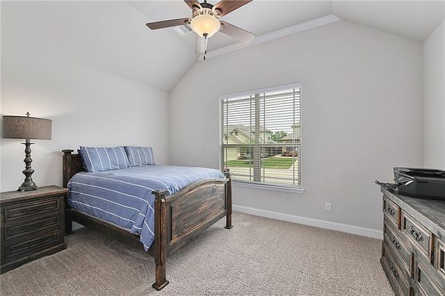 1498 Buena Vista, College Station, TX 77845