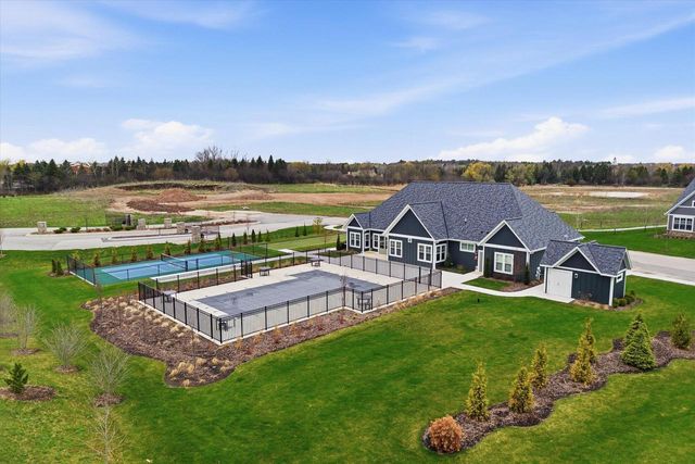 1723 N River CIRCLE, River Hills, WI 53217