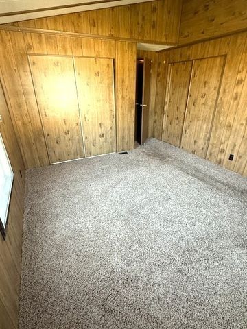 136 N Washington Street, Sheffield, IL 61361