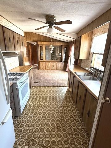 136 N Washington Street, Sheffield, IL 61361