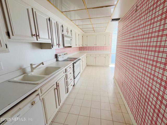 1596 LANCASTER Terrace 7A, Jacksonville, FL 32204