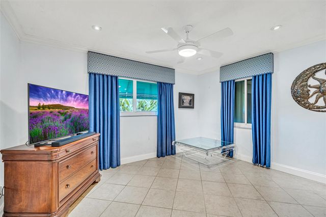 3497 NE 19th Avenue, Oakland Park, FL 33306