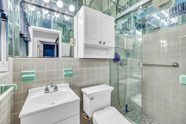 3497 NE 19th Avenue, Oakland Park, FL 33306