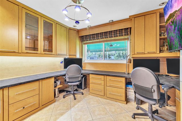 3497 NE 19th Avenue, Oakland Park, FL 33306