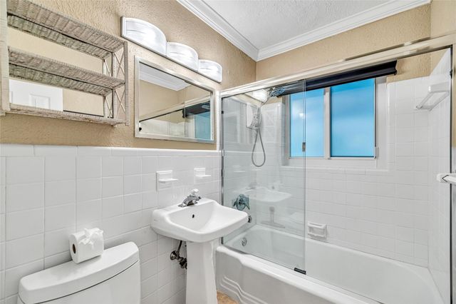 3497 NE 19th Avenue, Oakland Park, FL 33306