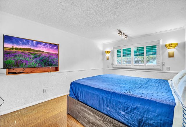 3497 NE 19th Avenue, Oakland Park, FL 33306