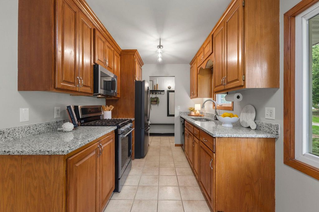 13471 Eveleth Way, Apple Valley, MN 55124 — photo 5