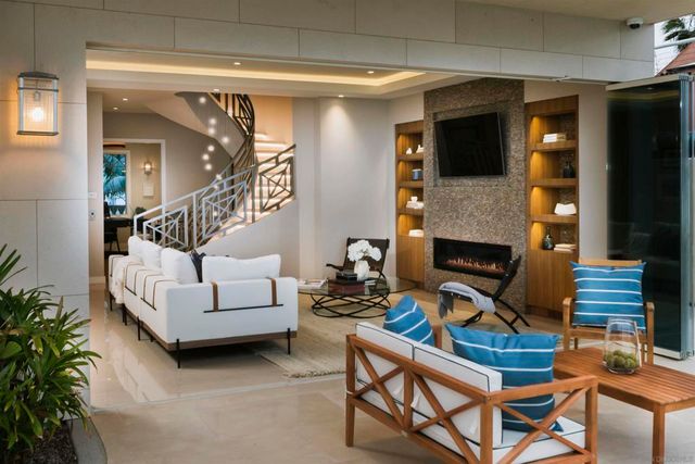 824 Neptune Ave, Encinitas, CA 92024