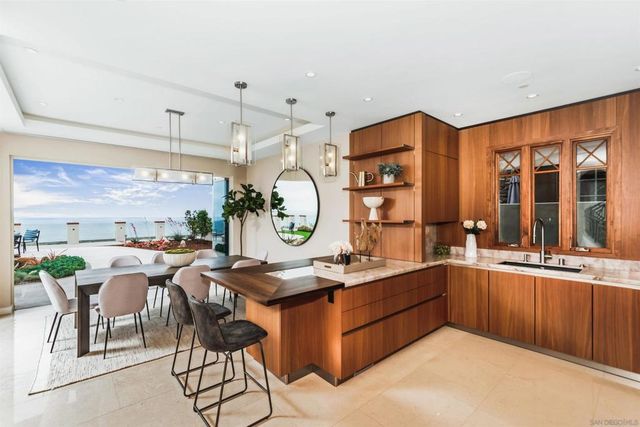 824 Neptune Ave, Encinitas, CA 92024