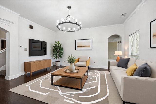 300 Madison Street, Burleson, TX 76028