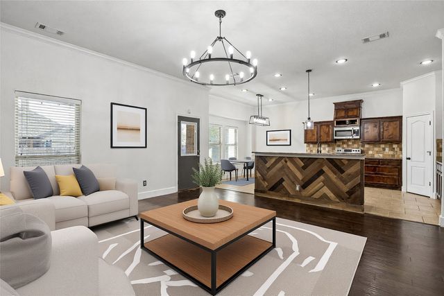 300 Madison Street, Burleson, TX 76028