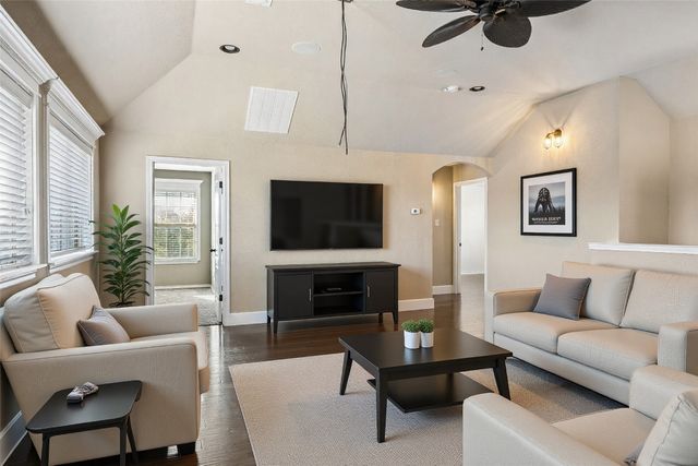 300 Madison Street, Burleson, TX 76028