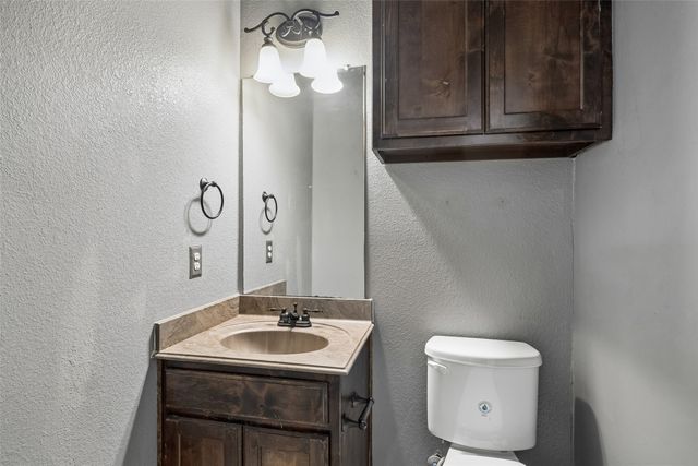 300 Madison Street, Burleson, TX 76028