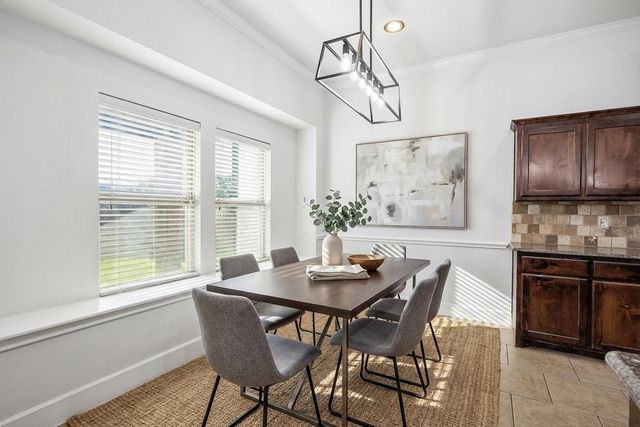 300 Madison Street, Burleson, TX 76028