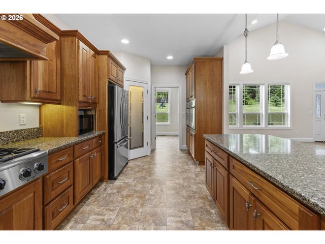 137 S LUOMA Rd, Woodland, WA 98674