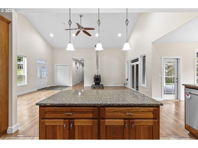 137 S LUOMA Rd, Woodland, WA 98674