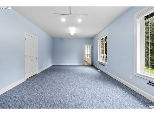 137 S LUOMA Rd, Woodland, WA 98674