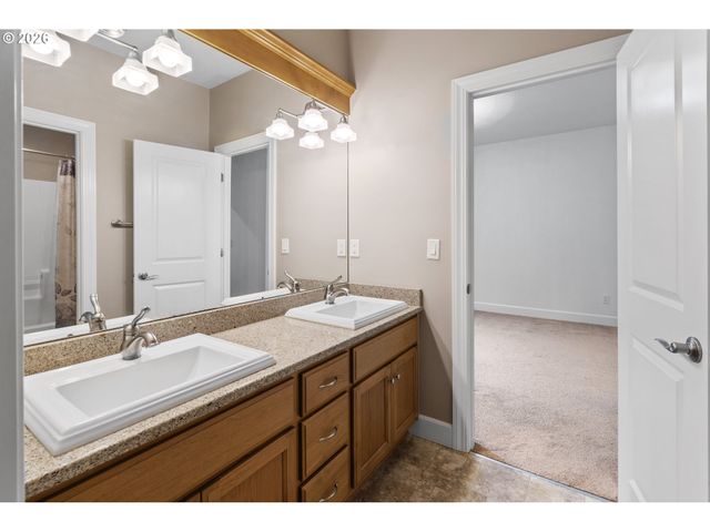 137 S LUOMA Rd, Woodland, WA 98674