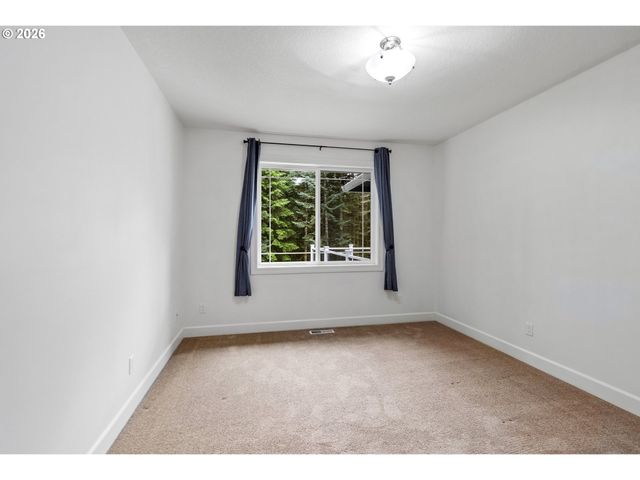 137 S LUOMA Rd, Woodland, WA 98674