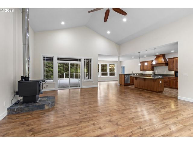 137 S LUOMA Rd, Woodland, WA 98674