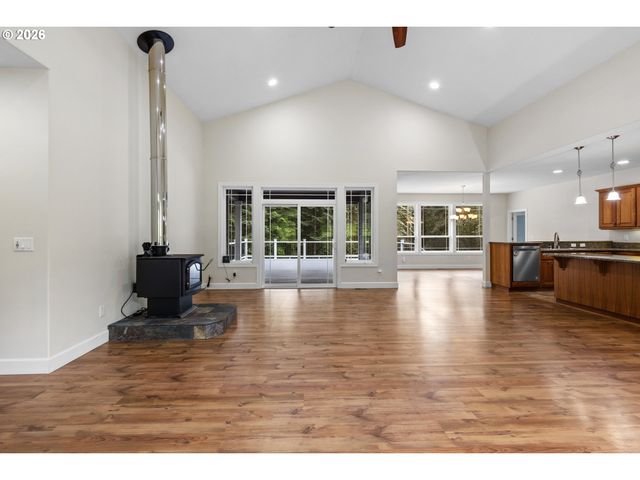 137 S LUOMA Rd, Woodland, WA 98674