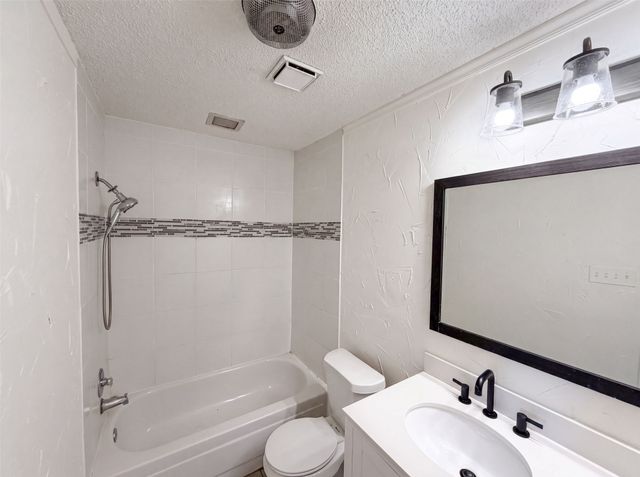 6612 Lakeside Drive, Lake Worth, TX 76135