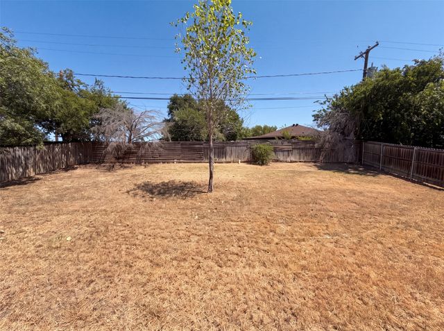 6612 Lakeside Drive, Lake Worth, TX 76135