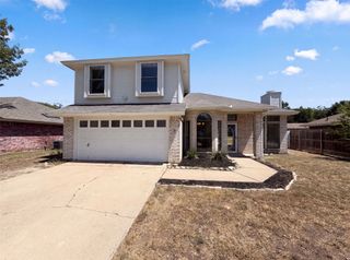 6612 Lakeside Drive, Lake Worth, TX 76135