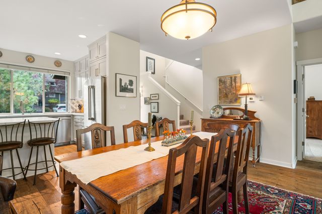 1302 Highland View Loop, Redmond, OR 97756