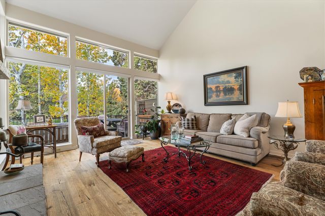 1302 Highland View Loop, Redmond, OR 97756