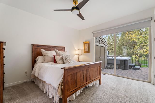 1302 Highland View Loop, Redmond, OR 97756