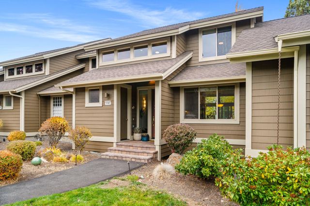 1302 Highland View Loop, Redmond, OR 97756