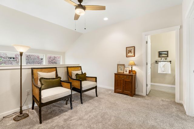 1302 Highland View Loop, Redmond, OR 97756