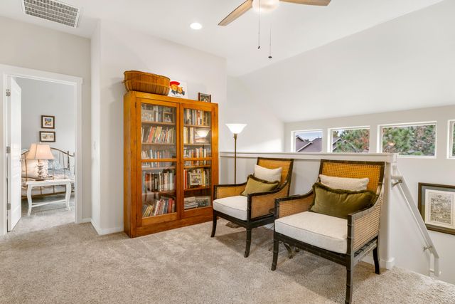 1302 Highland View Loop, Redmond, OR 97756