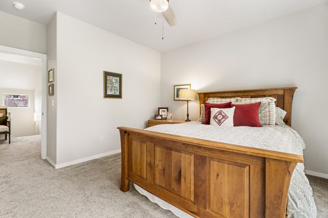 1302 Highland View Loop, Redmond, OR 97756