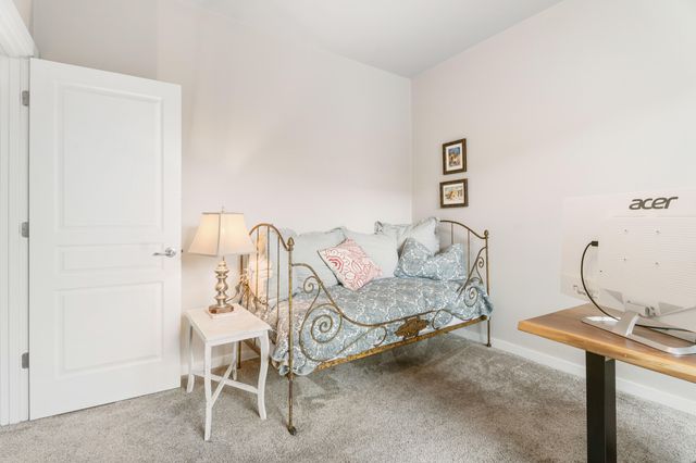 1302 Highland View Loop, Redmond, OR 97756