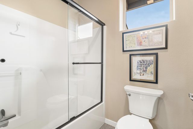 1302 Highland View Loop, Redmond, OR 97756