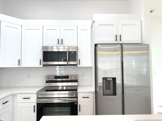 179 Cedar Avenue, Wellford, SC 29385