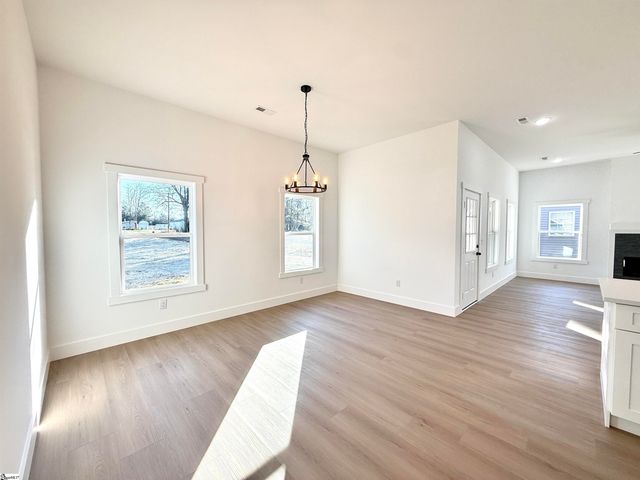 179 Cedar Avenue, Wellford, SC 29385