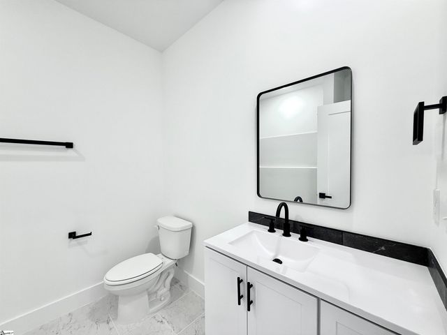 179 Cedar Avenue, Wellford, SC 29385