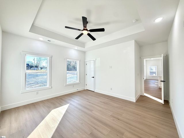 179 Cedar Avenue, Wellford, SC 29385