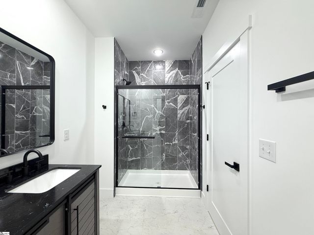 179 Cedar Avenue, Wellford, SC 29385