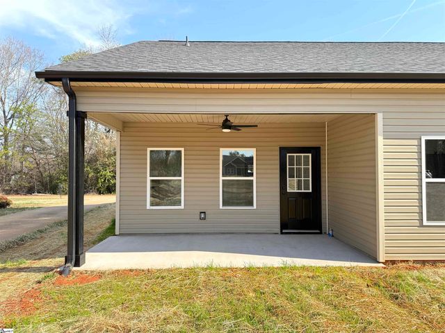 179 Cedar Avenue, Wellford, SC 29385