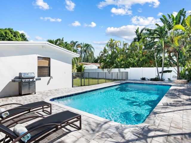 413 NE 25th Avenue, Pompano Beach, FL 33062